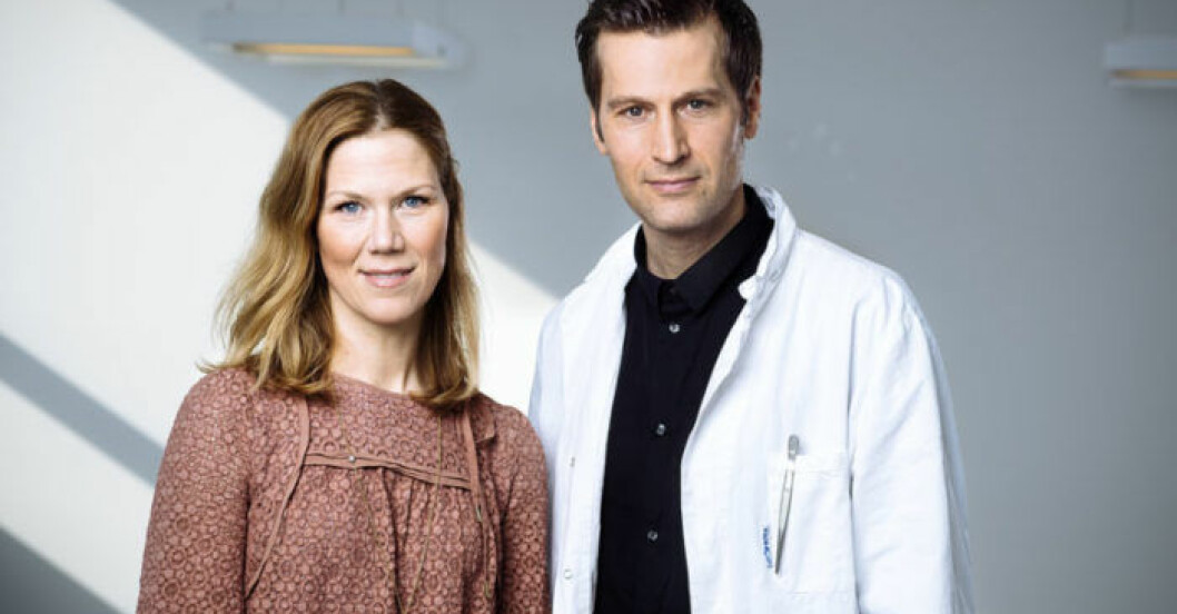Kudde med illustration av konstnären Luke Edward Hall för Svenskt tenn
