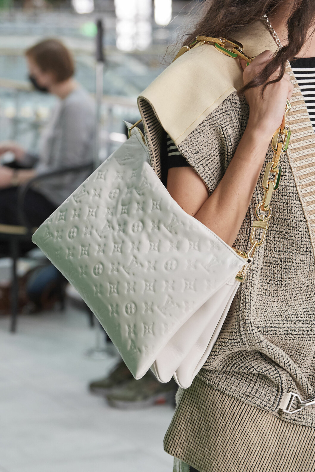 Louis Vuitton SS21 vit väska.