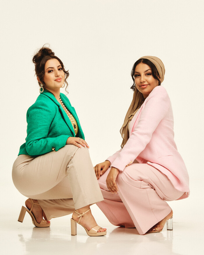 I ett poddavsnitt gör Roba och Aya en lista över how to be a boss ass bitch. Deras bästa tips är: Tro på dig själv och kompromissa aldrig med din självständighet. Podden Lyssna tjejer finns på Spotify