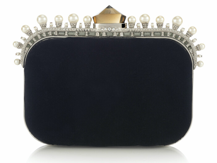 Lyxig sammetsclutch med strass från Jimmy Choo
