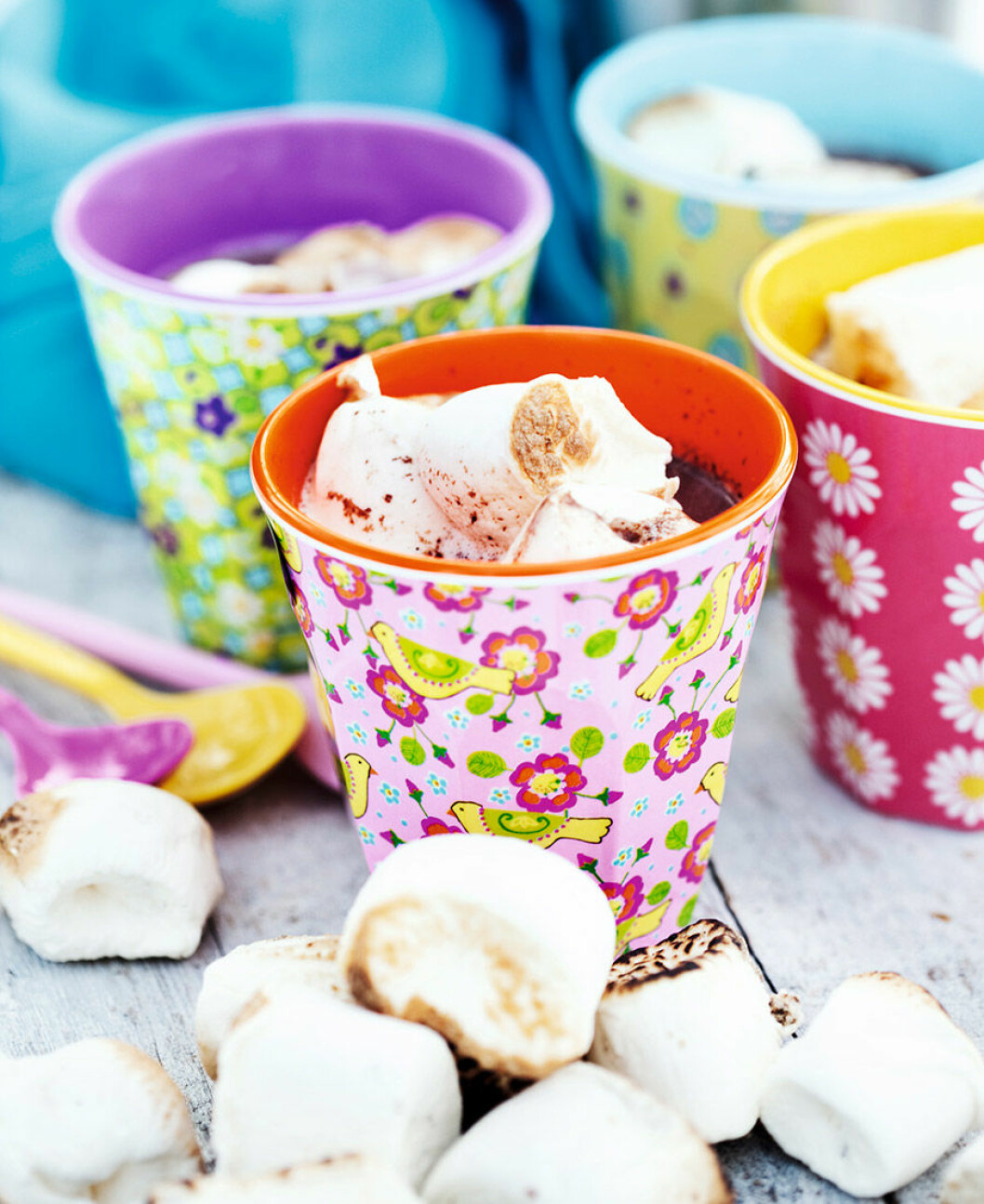 Lyxig varm choklad med marshmallows.