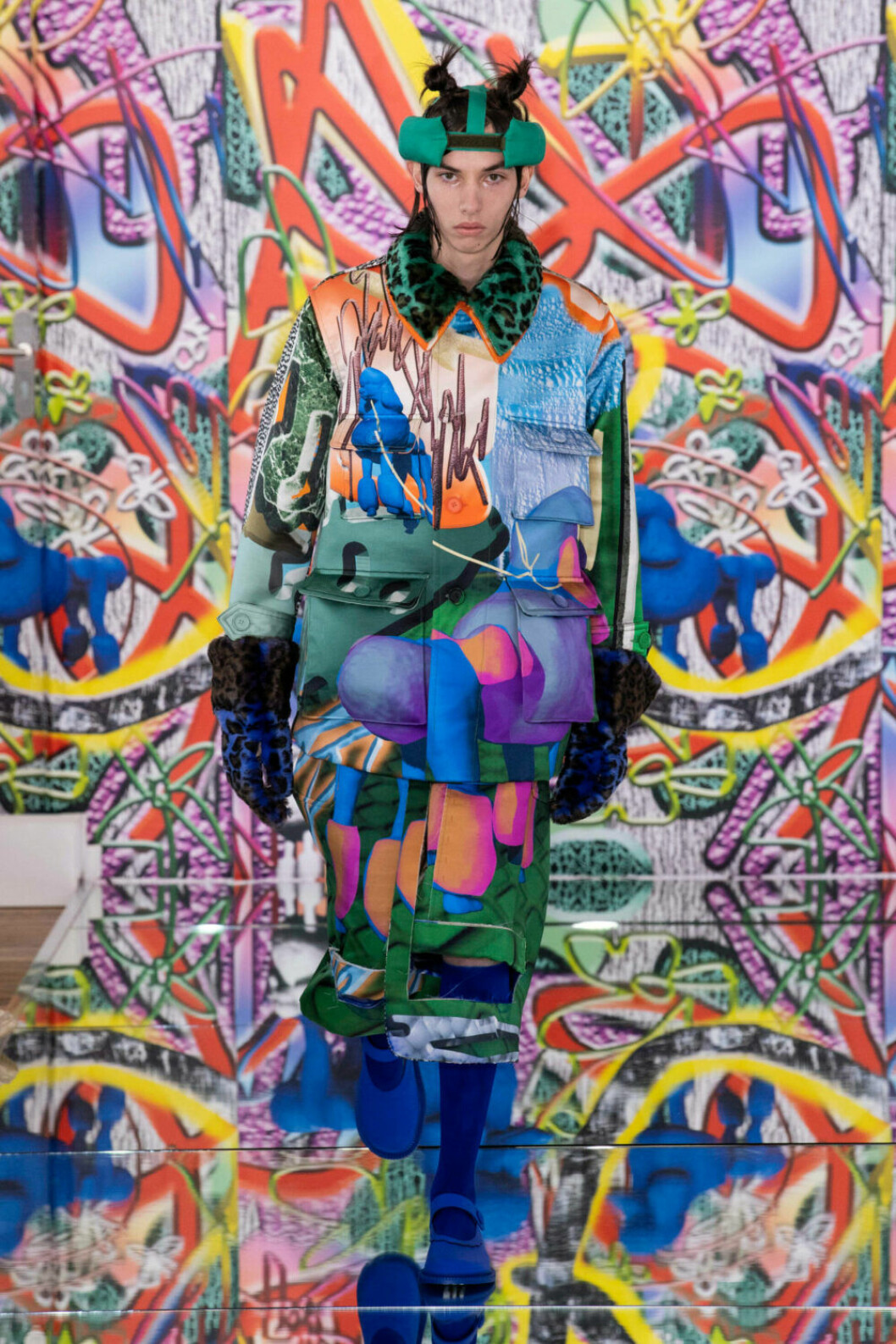 Plaggen och väggen går i ett på Maison Margielas SS19–visning på Couture Week i Paris