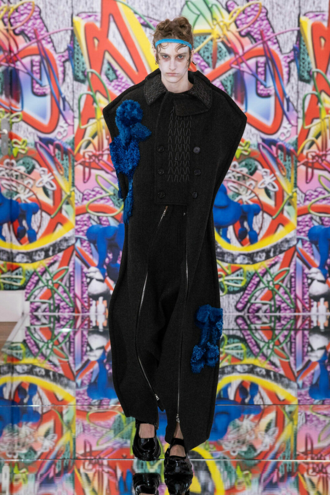 Dramatiskt och stilrent på Maison Margielas SS19–visning på Couture Week i Paris