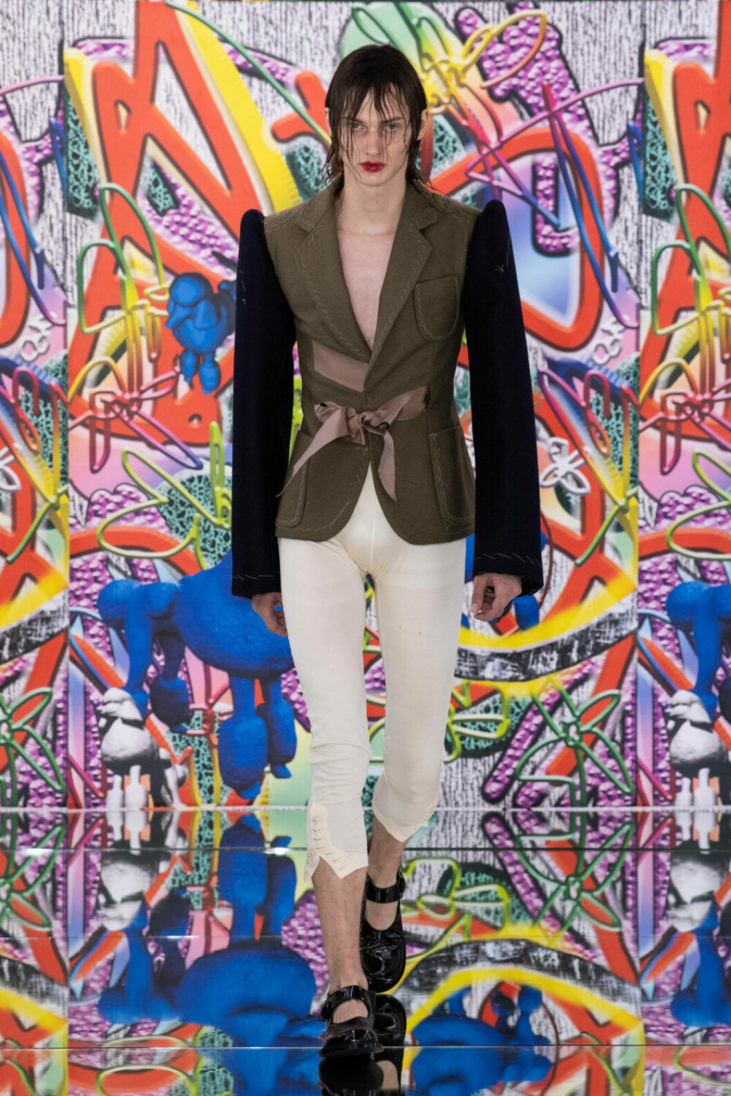 Jordnära toner möter vitt på Maison Margielas SS19–visning på Couture Week i Paris