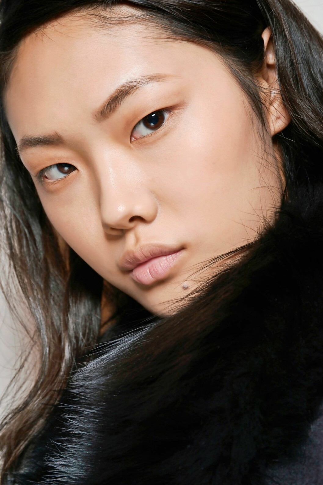 Perfekt hy, backstage hos Blumarine. 7 stick-foundations, årets bästa basmakeup 2020