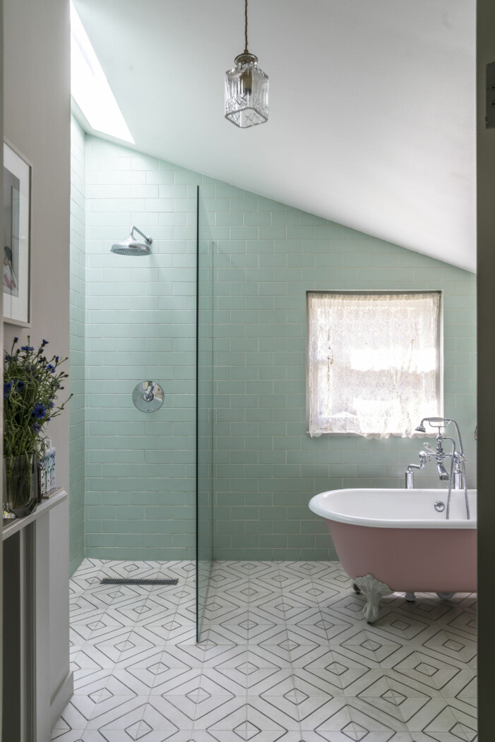 En dämpad pastellkulör på väggarna är perfekt för dig som vill skapa behagliga miljöer men samtidigt behålla det färgstarka. Foto: Farrow & Ball. Måla väggarna i trendiga pastellfärger