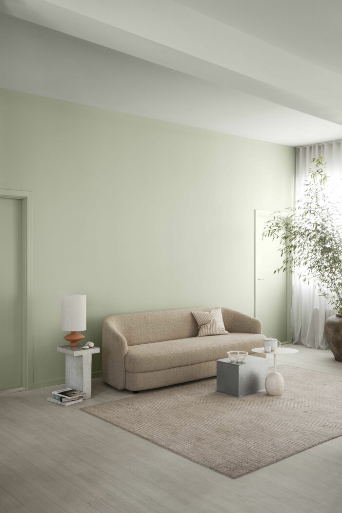 Vill du behålla en minimalistisk känsla? Satsa på neutrala färger, både i taket och på väggarna. Foto: Jotun. Inred med målade tak, neutrala färger