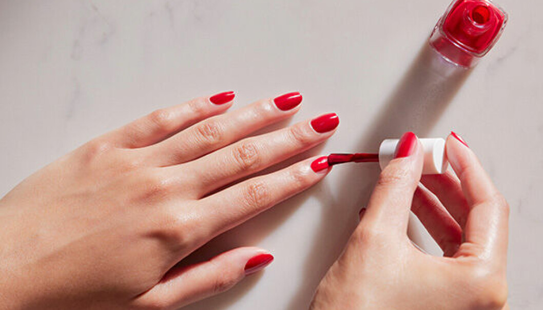 Essie har en mängd nagellack i olika färger så att alla ska kunna hitta sina favoriter. Färgen på lacket heter really red. måla naglar