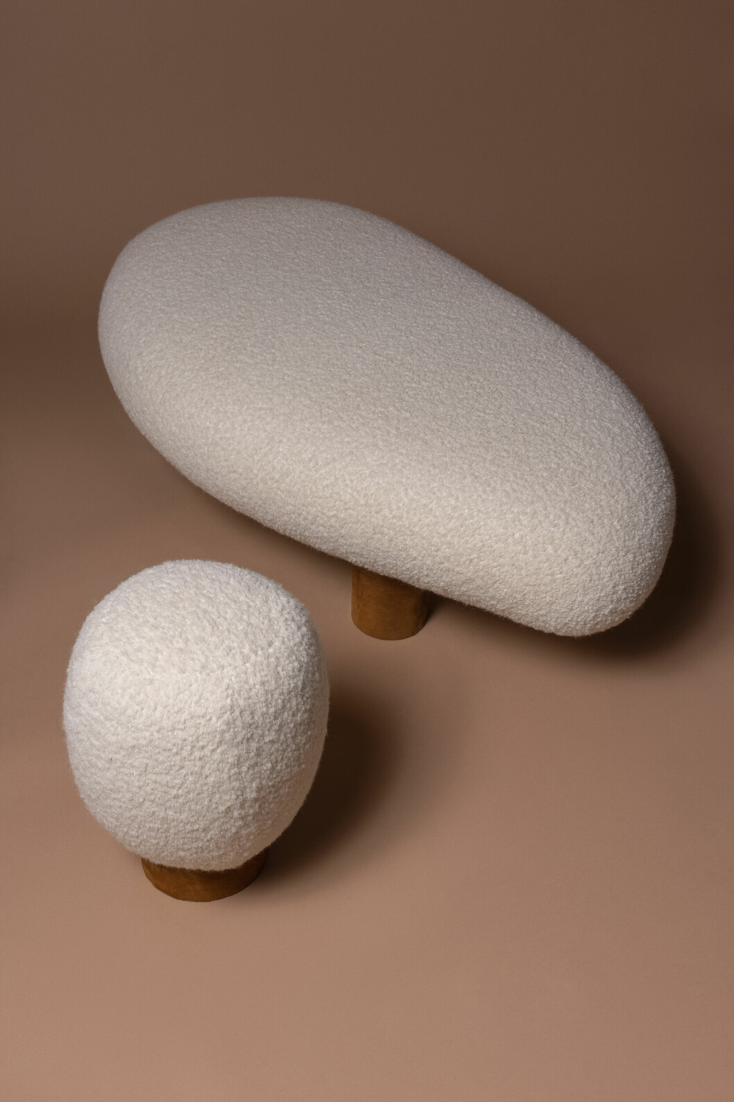 möbler med material skapat av svamp