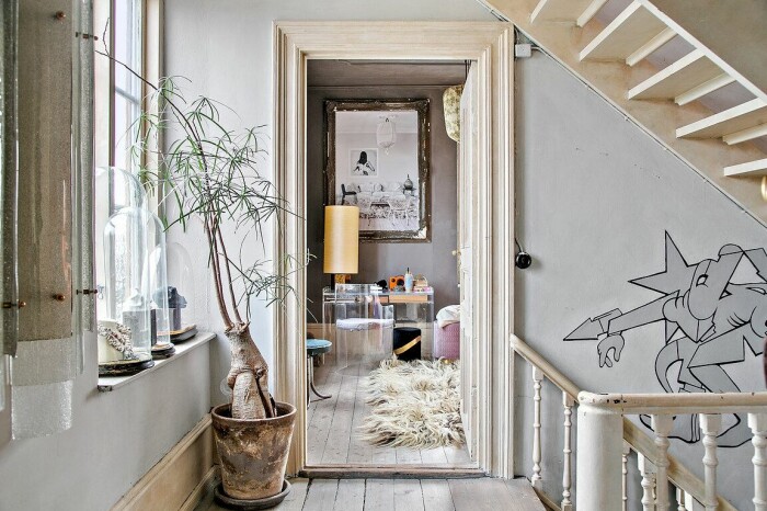 Hemmet är fyllt av personliga detaljer och Marie Olsson Nylander jobbar med flera olika material och texturer som skapar blickfång.