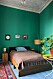sovrum med gröna väggar