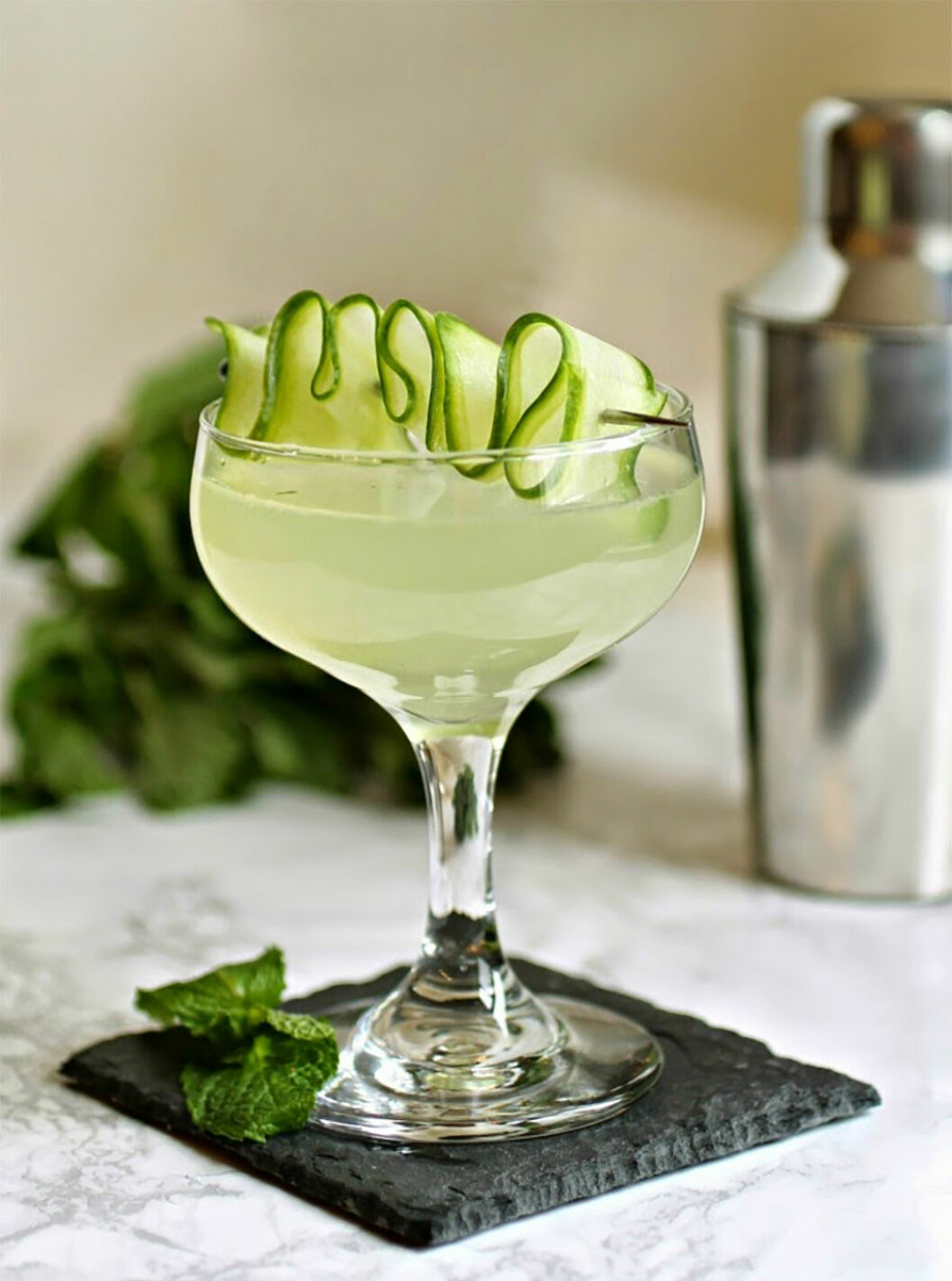 Foto: <a href="http://www.hungrycouplenyc.com/2015/04/cucumber-mint-martini.html?m=1" target="_blank" rel="noopener">hungrycouplenyc</a>