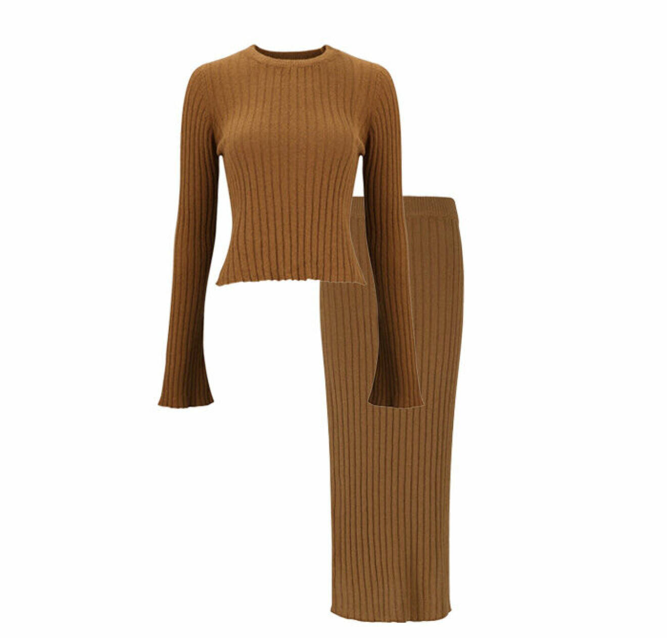 brunt stickat set bestående av kjol och tröja från Gina Tricot