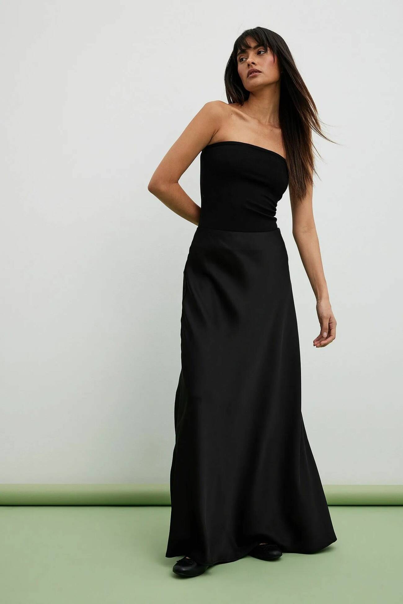 svart lång kjol