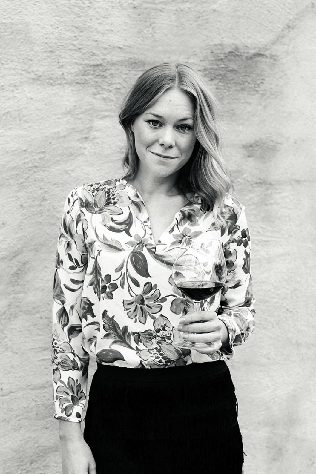 Maya Samuelsson, ELLE mat & vins dryckesexpert, sommelier och arbetar på familjeföretaget Vinkällan. Porträttbild Maya Samuelsson, sommelier.