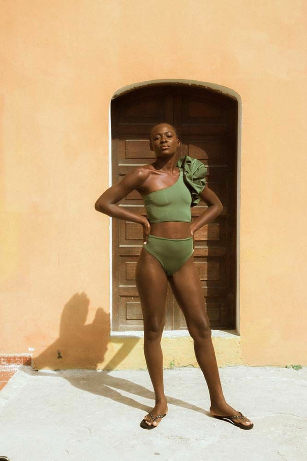 Maygel Coronels feminina bikinis och baddräkter med voluminösa drag finns nu på Matchesfashion! Klicka på bilden för att upptäcka mer om märket. Maygel Coronel grön baddräkt.