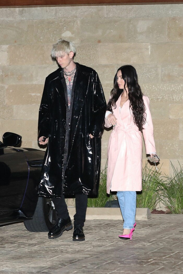 Megan Fox och Machine Gun Kelly på väg från en middag med Avril Lavigne och Mod Sun i Malibu i april 2021. Megan Fox och Machine Gun Kelly på väg från en middag med Avril Lavigne och Mod Sun i Malibu i april 2021.