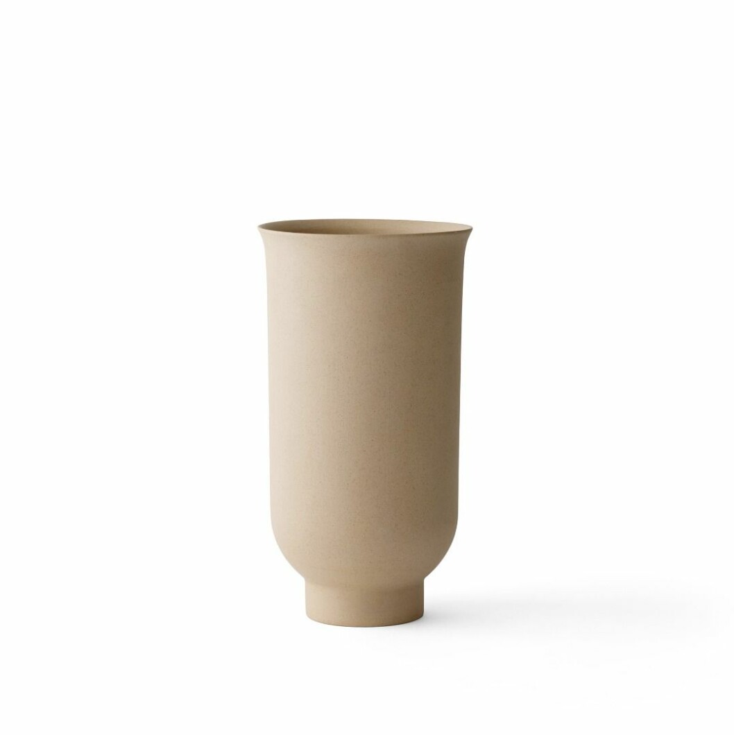 Hög vas i beige från Menu.