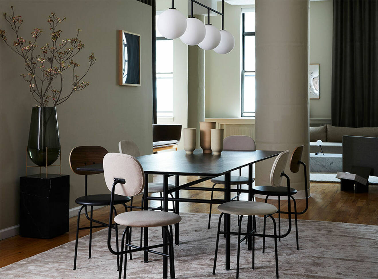 Afteroom Dining Chair Plus – matsalsstol från Menu