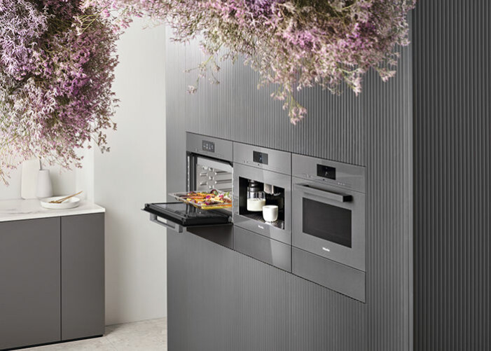 Mieles köksserie <a target="_blank" href="https://www.miele.se/gen7000/?itm_source=tms&utm_source=Aller&utm_medium=Native&utm_campaign=Gen7000">Generation 7000</a> uppdaterar vårt kök - med smarta och effektiva lösningar.