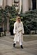Helvit look med väska från Bottega Veneta Streetstyle Milano Fashion Week AW20.