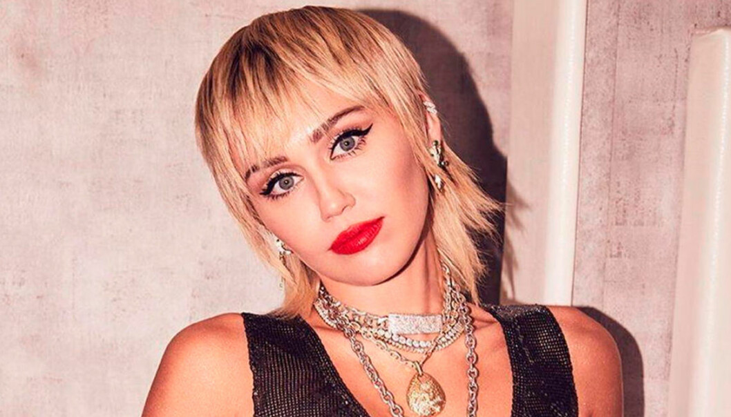 Miley Cyrus avslöjar anledningen till både snabba bröllopet och snabba skilsmässan med Liam Hemsworth.