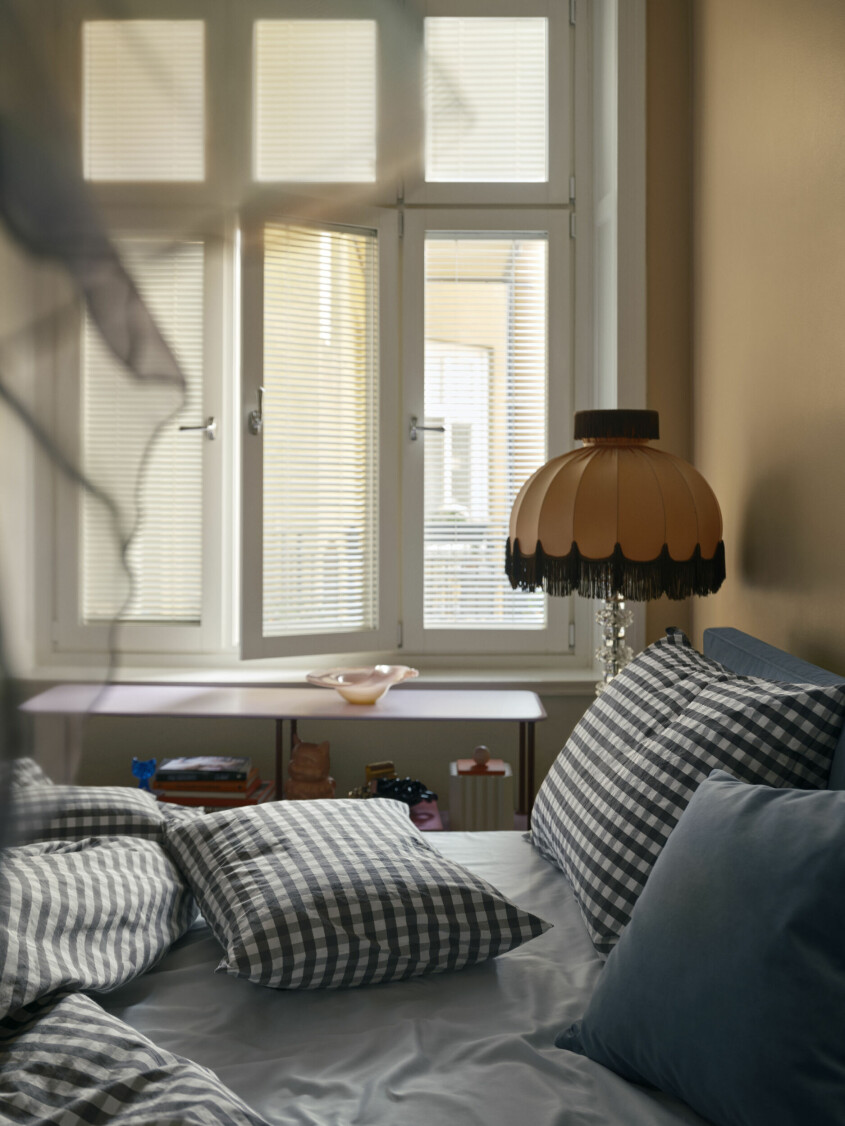 <span class=" bold" data-lab-bold_desktop="bold">Tips!</span> Ett annat färgmöte vi inte får nog av – blått och gult, lite åt det smutsgula hållet. Blå inredning, färgtrender 2023, mille notti