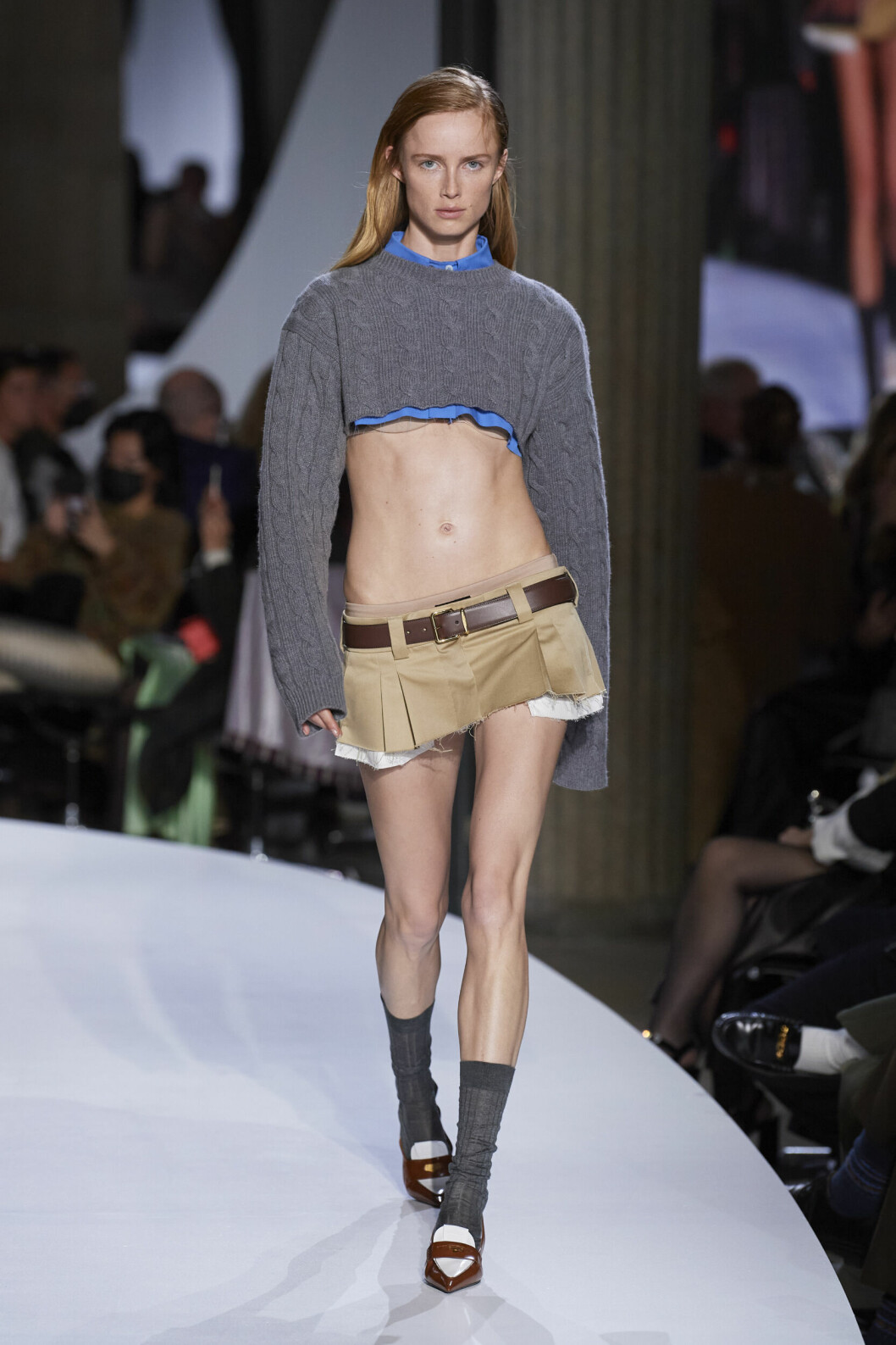 Minikort kjol trend 2022 Miu Miu