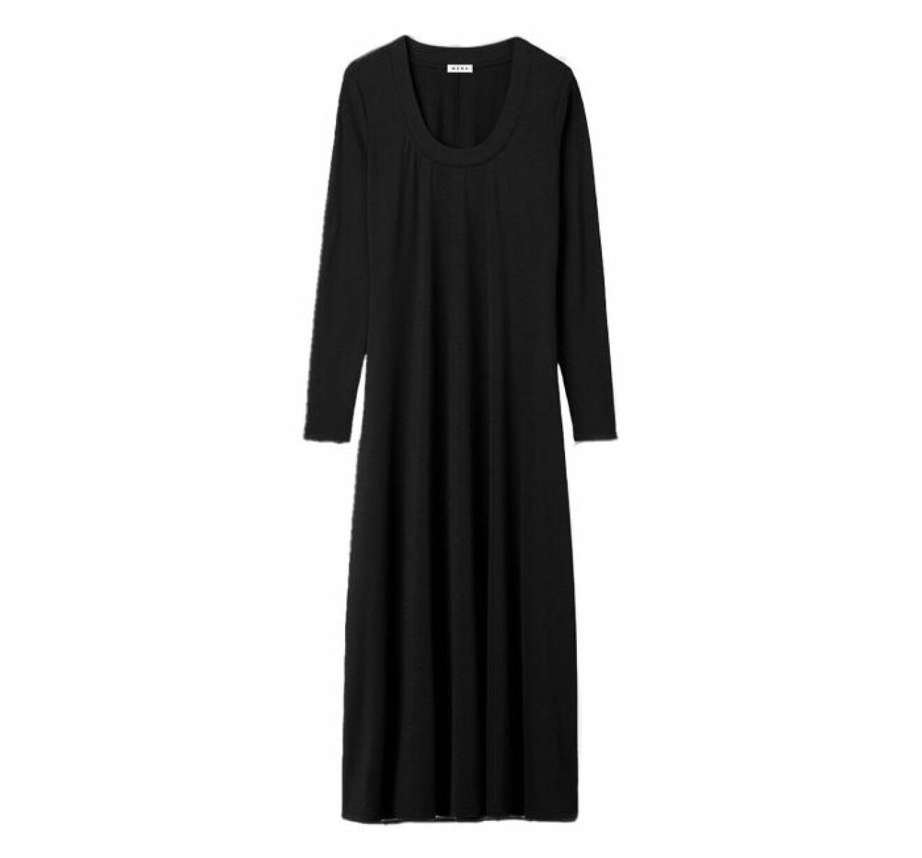 svart klänning i lång modell och med långa ärmar gjord i jersey från Wera