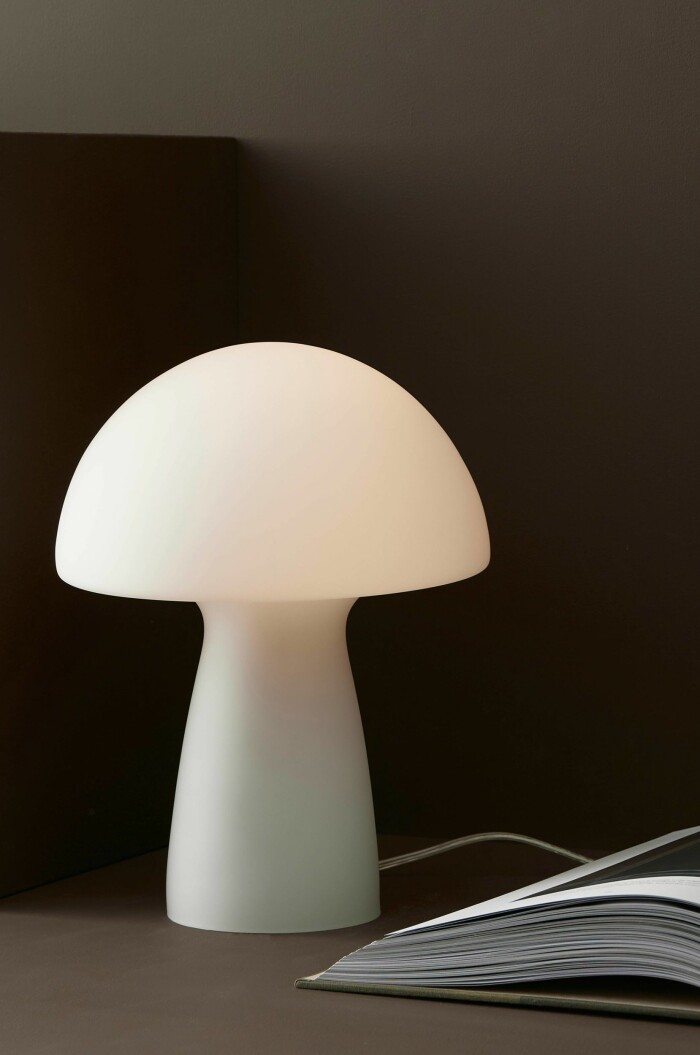 Svampformad lampa från Ellos Home. Foto: Ellos Home modern svampformad lampa
