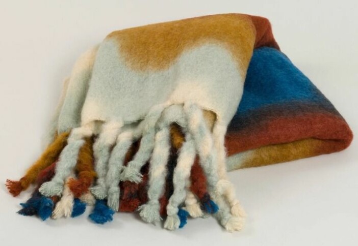Mohairfilt med tie dye mönster.