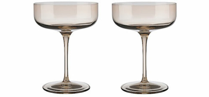 mörka champagneglas