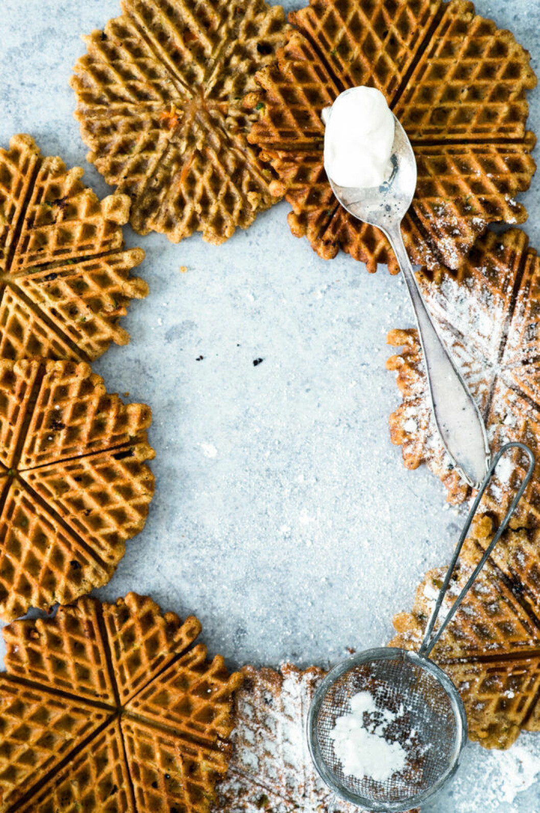 Morotsvåfflor med färskostfrosting. Recept på morotsvåfflor med färskostfrosting