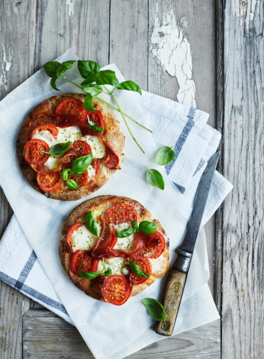Minipizza med mozzarella. Recept på minipizza med mozzarella