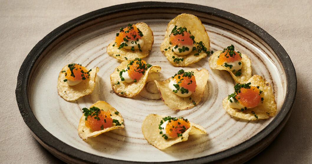 Chips med löjrom och smetana. Foto: Mattias Nilsson Chips med löjrom och smetana.