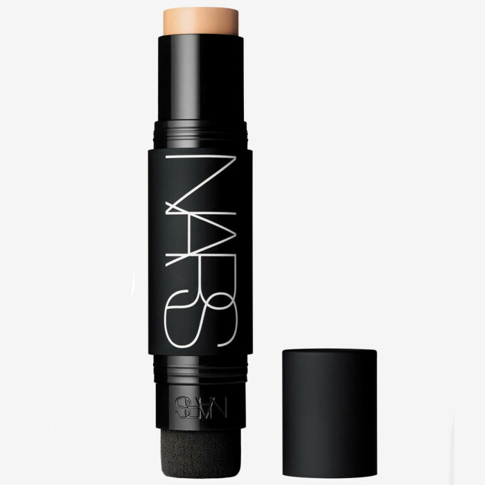 Velvet matte foundation stick från Nars är bästa täckande. Klicka på bilden och kom direkt till stiftet. NARS VELVET MATTE FOUNDATION STICK – BÄSTA TÄCKANDE