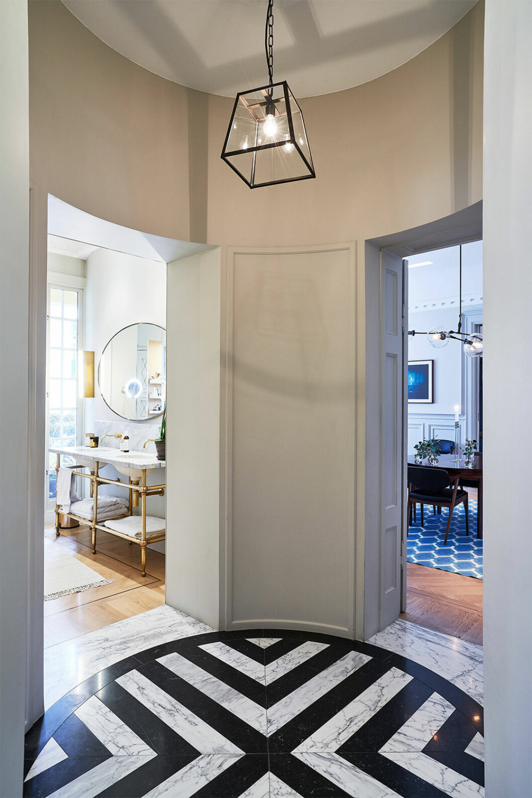 Hall hos Nathalie Schuterman