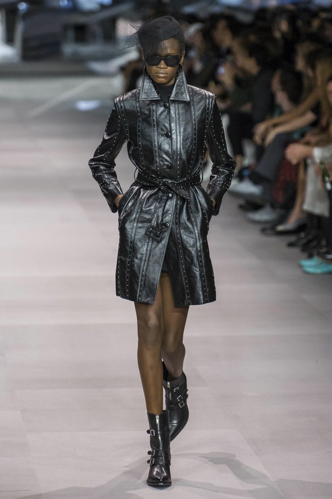 Celine catwalk ss 19 läderkappa