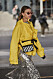 Streetstyle NYFW, gul jacka och silver kjol.