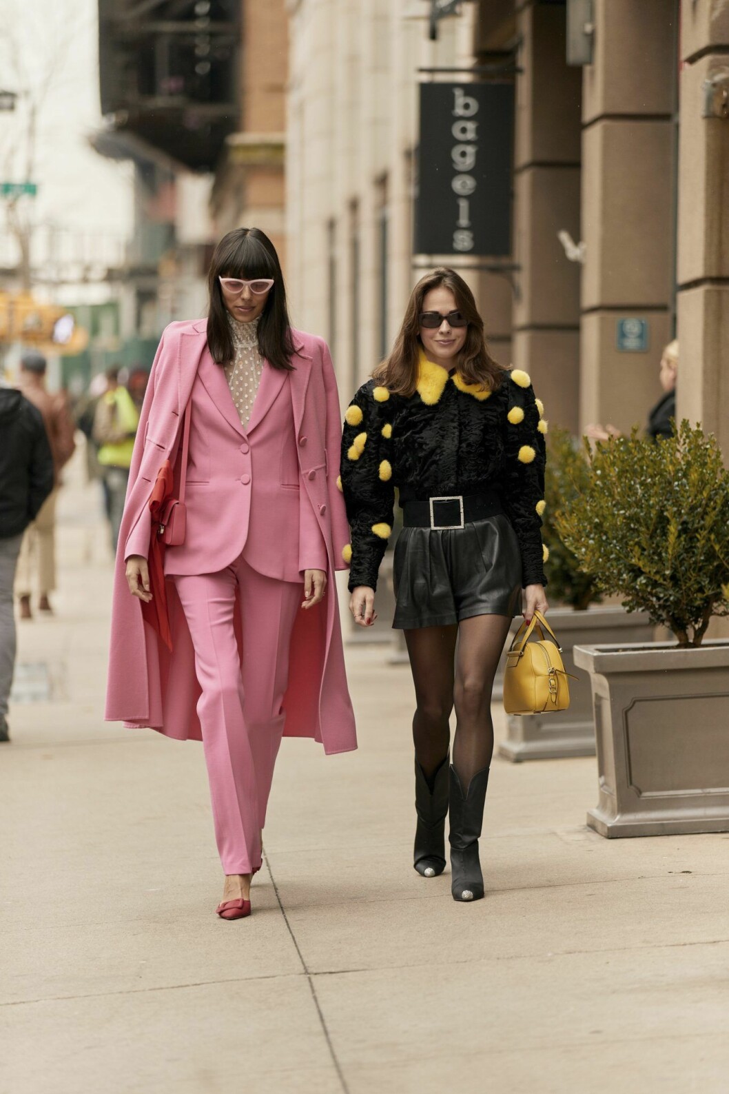 Färglada streetstyle-looks från New York Fashion Week 2020.