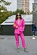 New York Fashion Week ss20. Svenska Therese Hellström i rosa kostym.