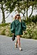 New York Fashion Week ss20 streetstyle. Grön voluminös klänning.