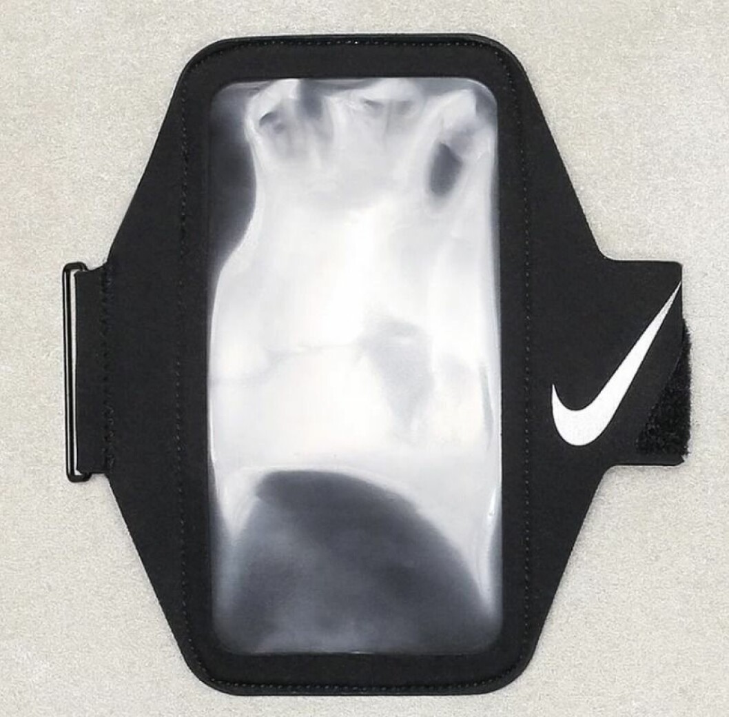 Håll din telefon på plats med en smidig mobilhållare, som denna från Nike.