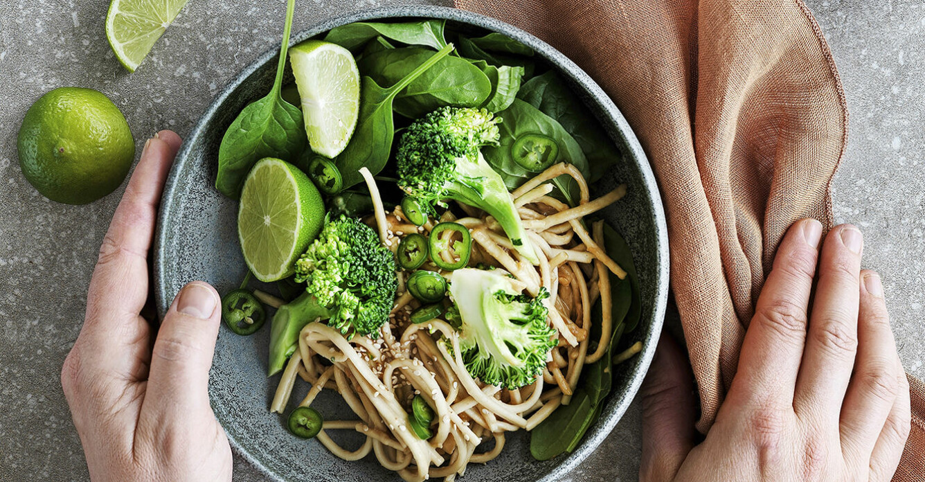Recept på nudlar och broccoli i jordnötssås