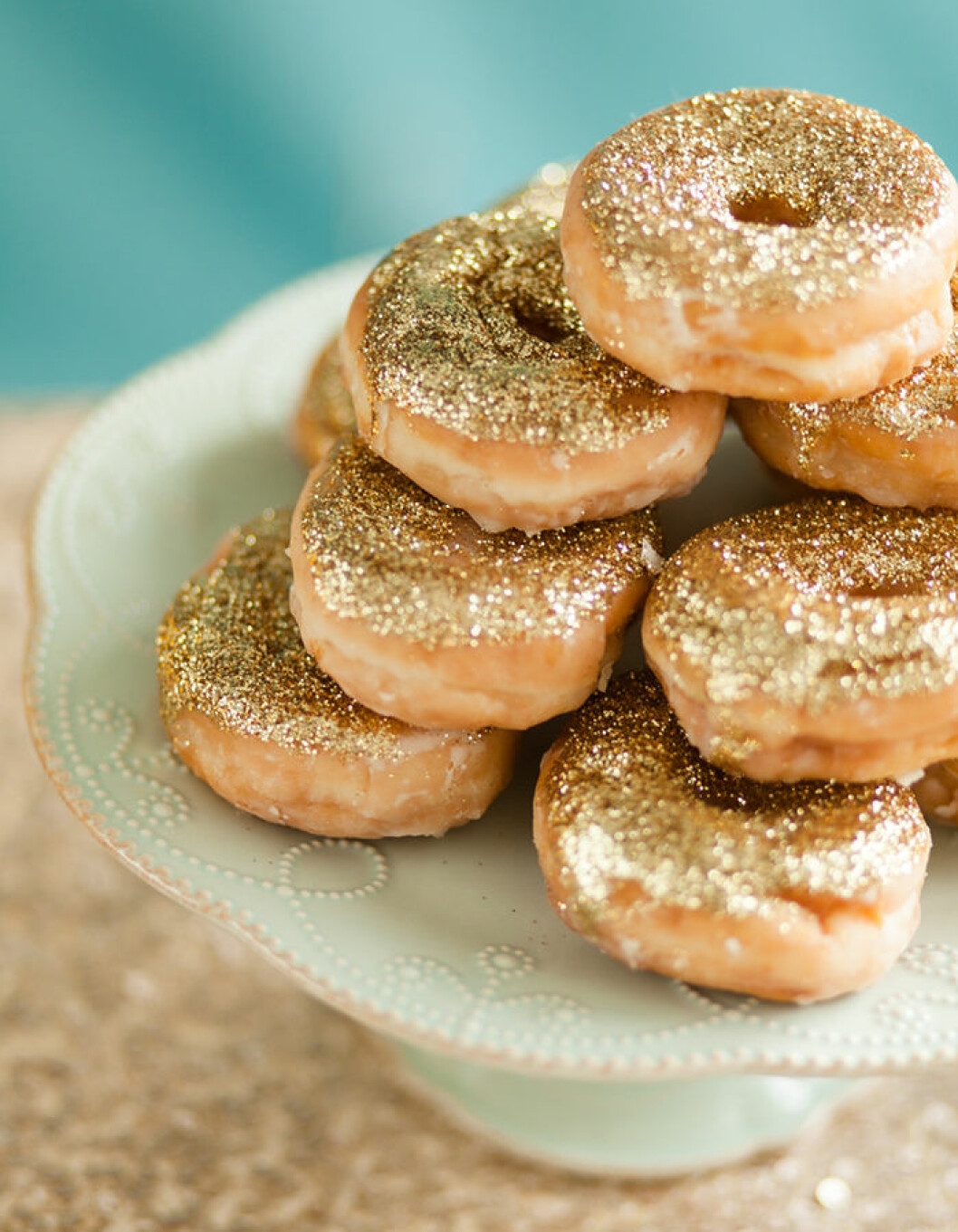 Foto: <a href="http://www.stylemepretty.com/vault/image/2395260" target="_blank" rel="noopener">Stylemepretty.com</a> Glittrande donuts.