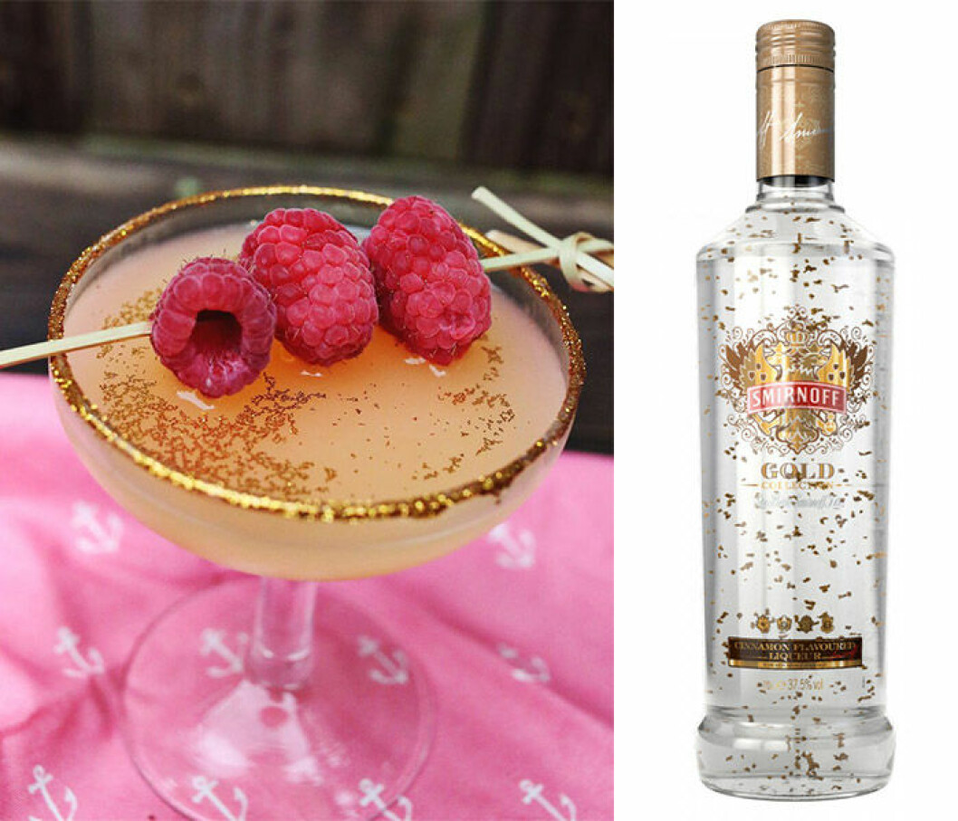 Via: <a href="http://www.abeautifulmess.com/2013/06/the-golden-girl-cocktail.html">a beautiful mess</a> & Smirnoff Gold, beställningsvara på Systembolaget art.nr 86995 En guldig drink på guldvodka