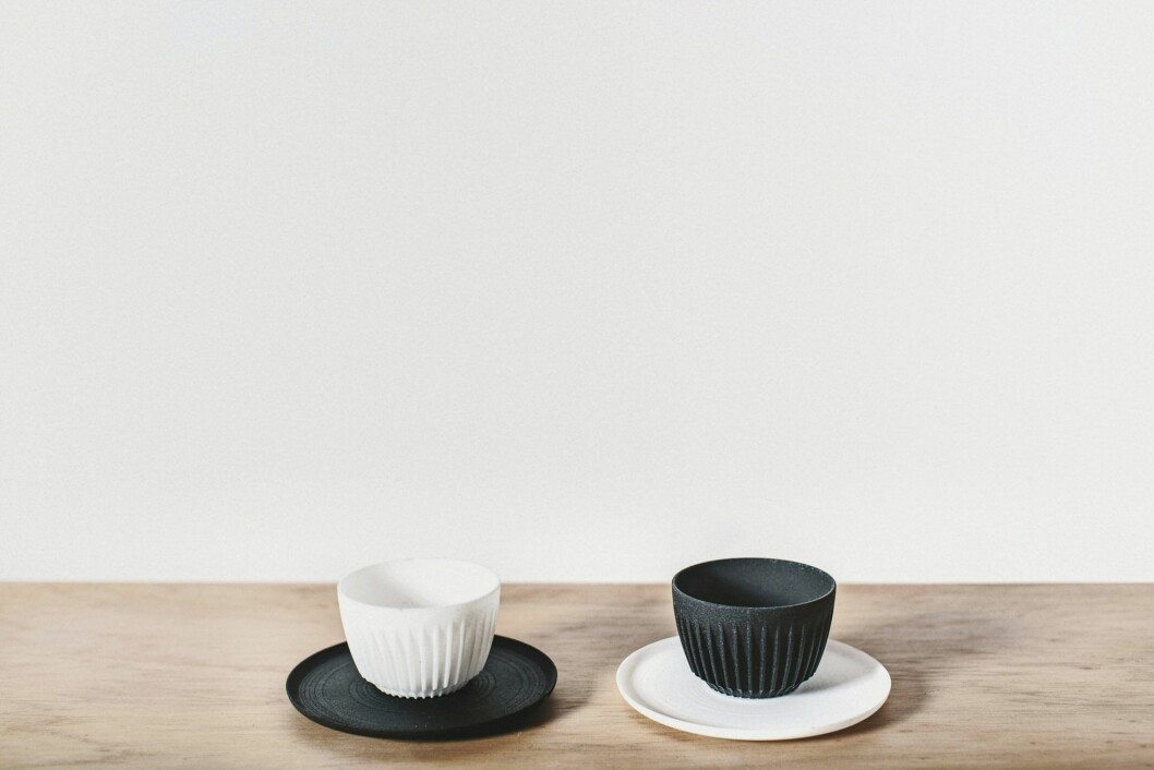 Kaffemuggar gjorda av kaffeskal