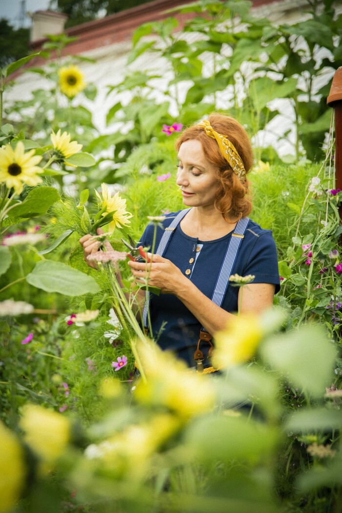 Linda är aktuell med boken 132 smarta knep för växter och trädgård (Ordalaget). Instagram: @lindaschilen Odla på liten yta - experternas tips Elle Decoration Linda Schilén trädgårdsmästare