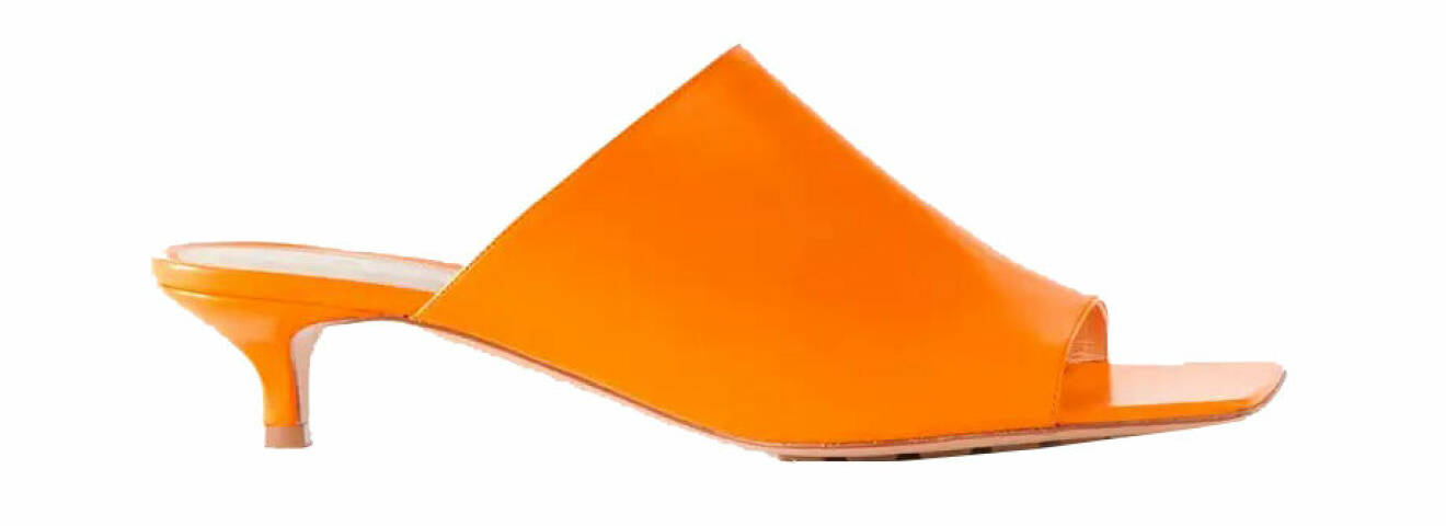 orange mode kläder färgtrend dam 2022: skor mules