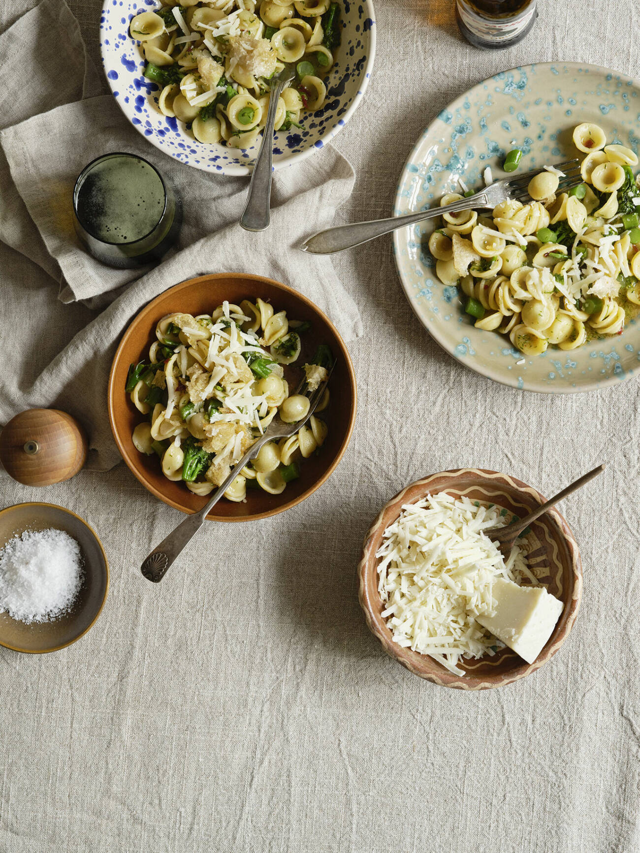 Orecchiette är en vegetarisk pasta med sparrisbroccoli och pecorino